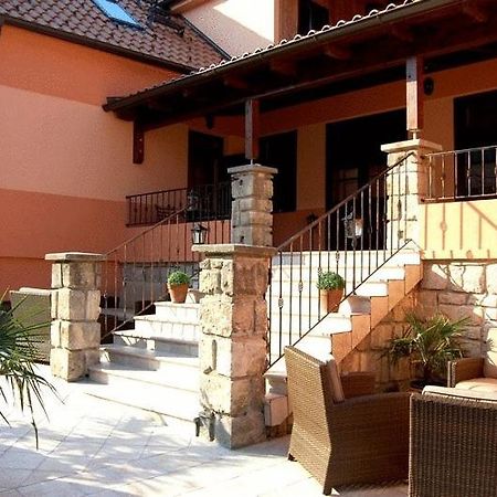 Gut Zentgraf Hotel Morbisch am See Bagian luar foto