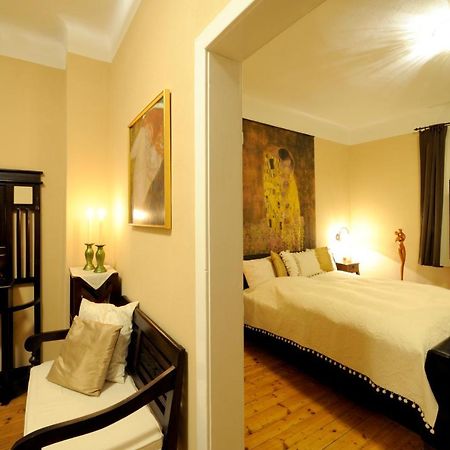 Gut Zentgraf Hotel Morbisch am See Bagian luar foto