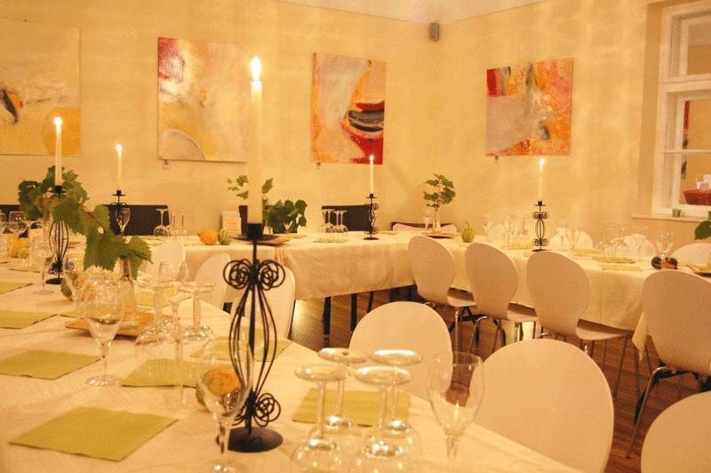 Gut Zentgraf Hotel Morbisch am See Bagian luar foto