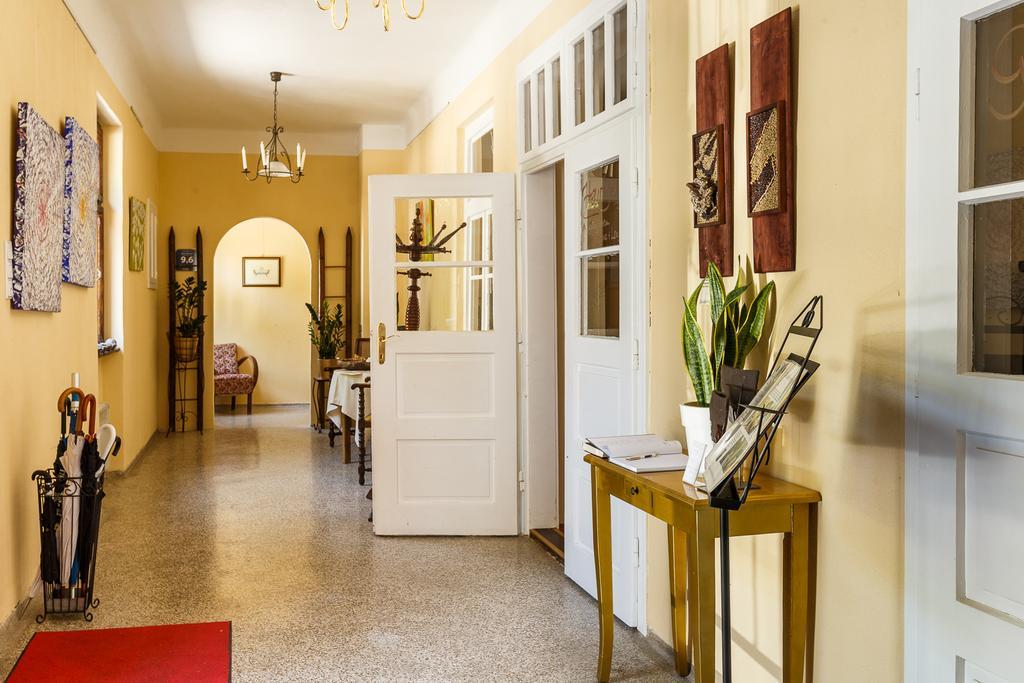 Gut Zentgraf Hotel Morbisch am See Bagian luar foto
