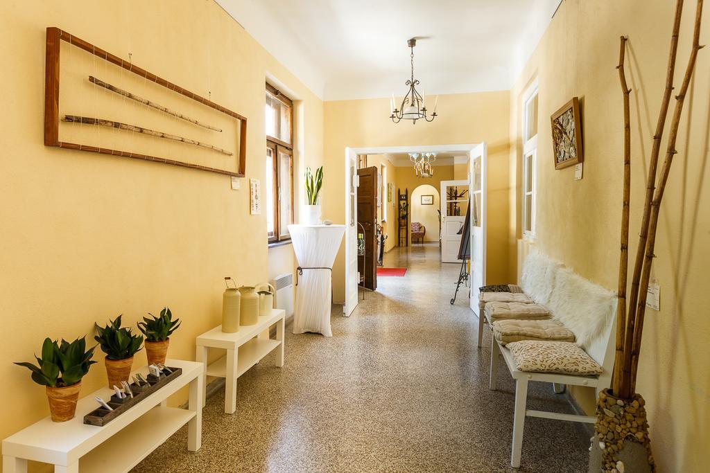 Gut Zentgraf Hotel Morbisch am See Bagian luar foto