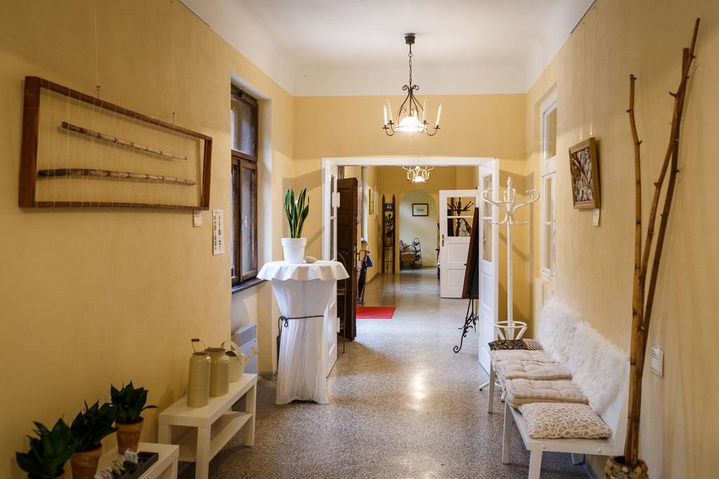 Gut Zentgraf Hotel Morbisch am See Bagian luar foto