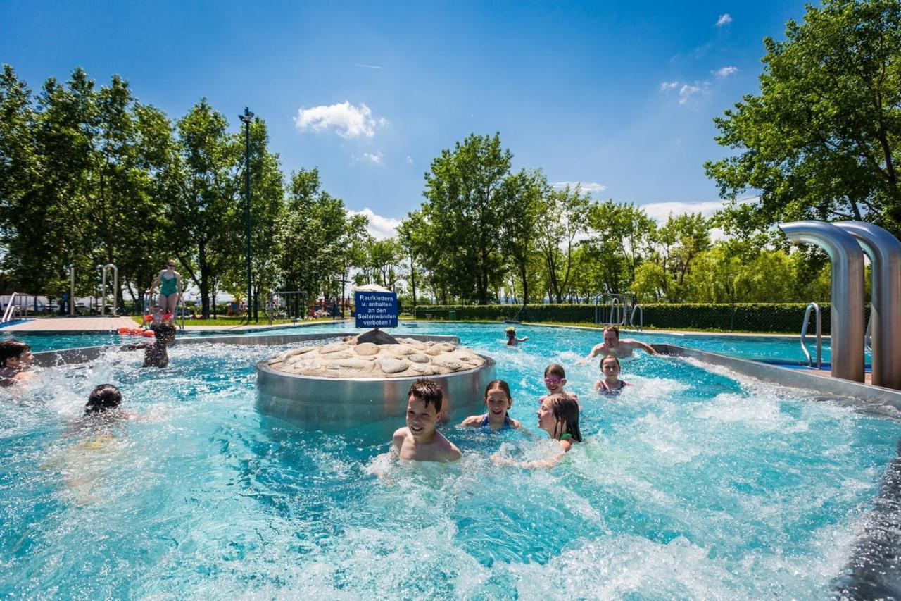 Gut Zentgraf Hotel Morbisch am See Bagian luar foto