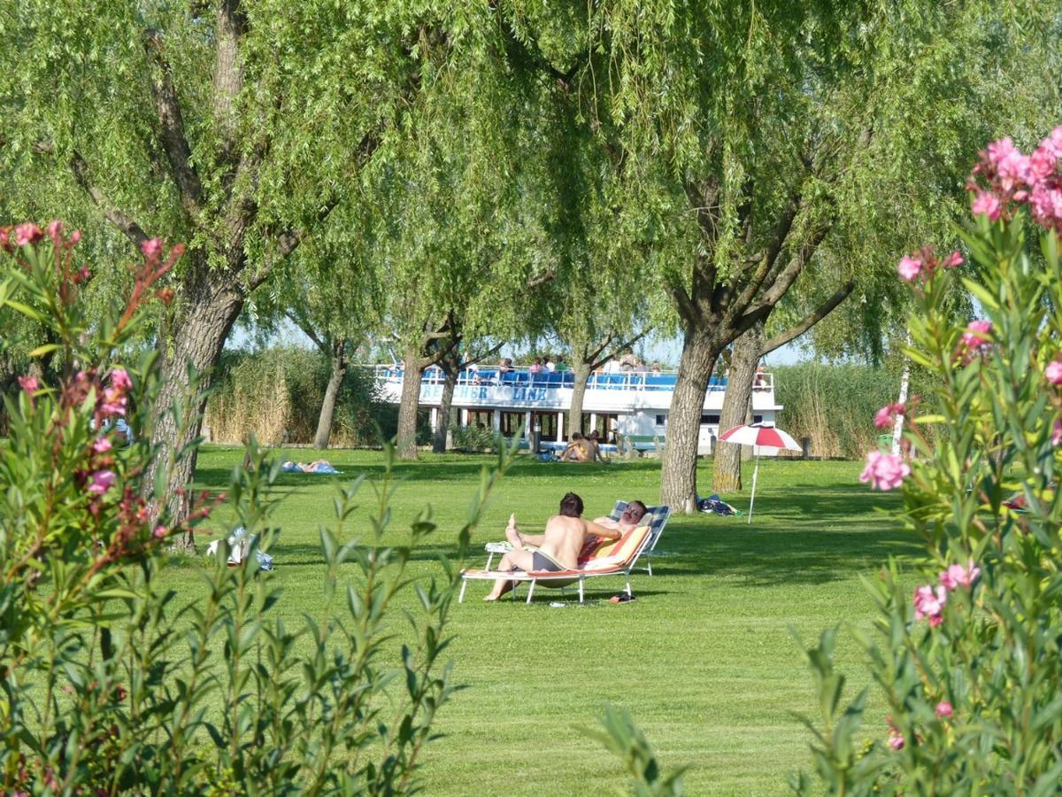 Gut Zentgraf Hotel Morbisch am See Bagian luar foto